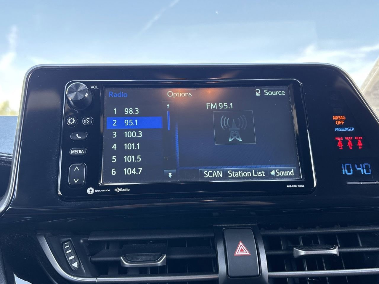 Used 2018 Toyota C-HR XLE FWD image 20