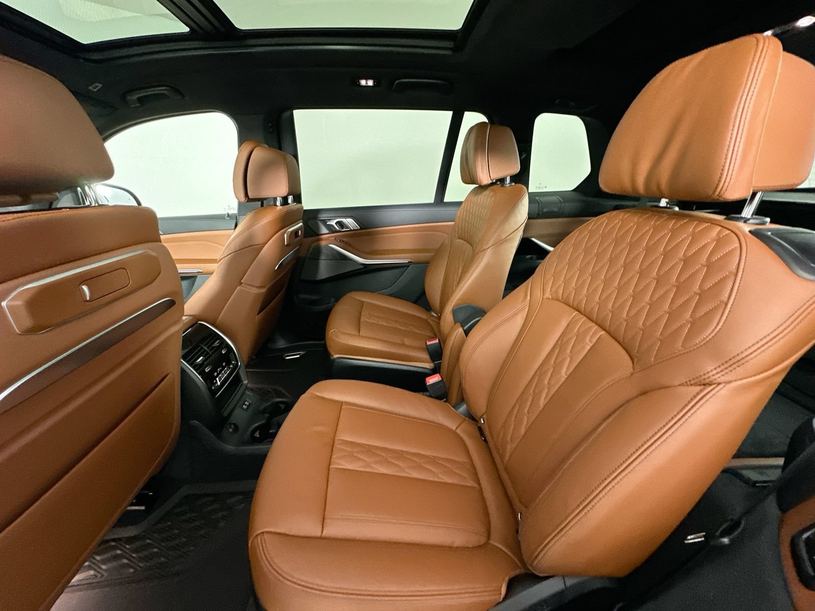 New 2027 BMW X7 xDrive40i w/ Executive Package AWD/4WD image 39