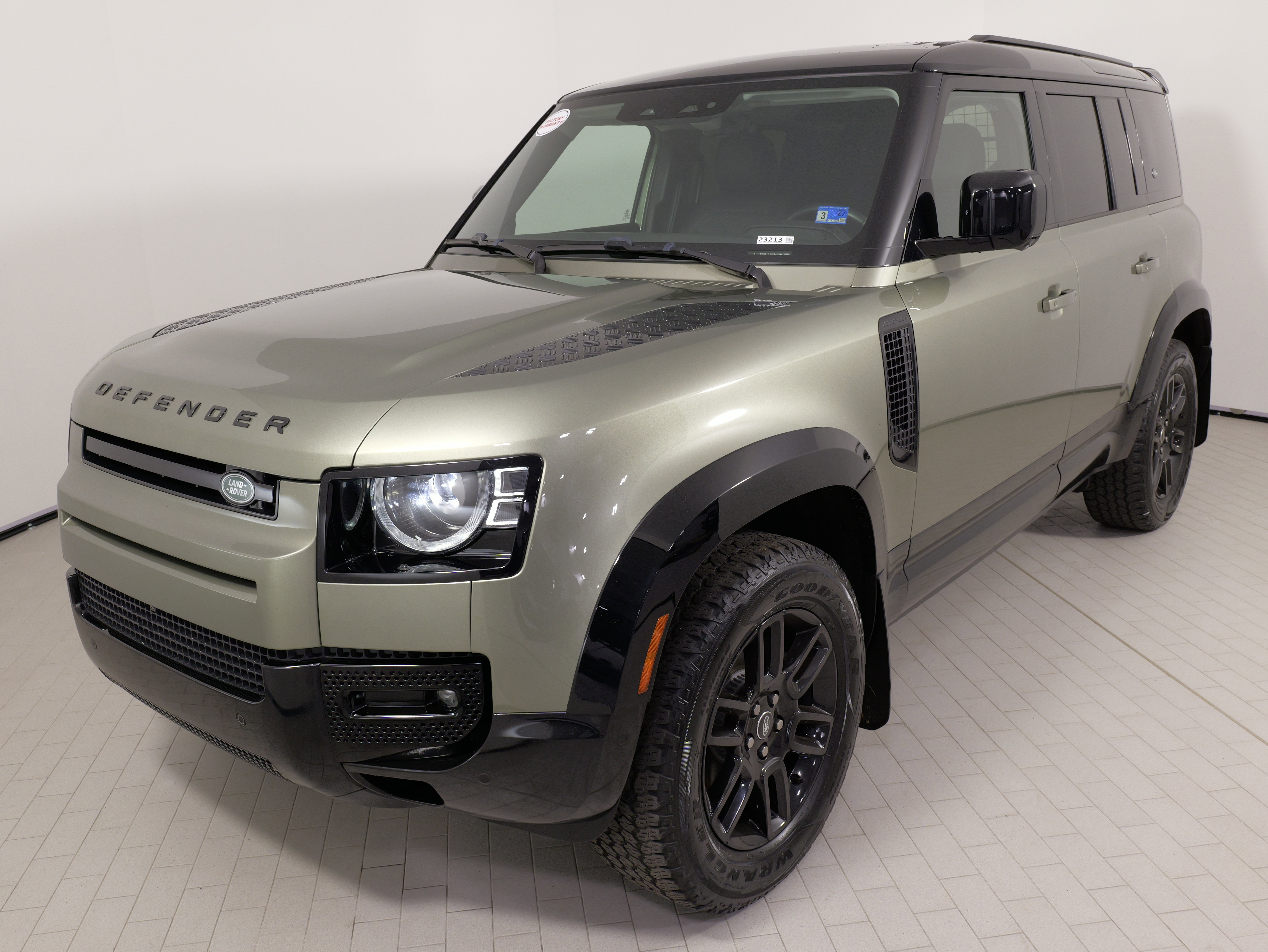 Used 2024 Land Rover Defender 110 S image 4