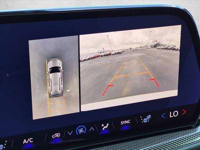 New 2027 Chevrolet Traverse Z71 w/ Enhanced Driving Package AWD/4WD image 11