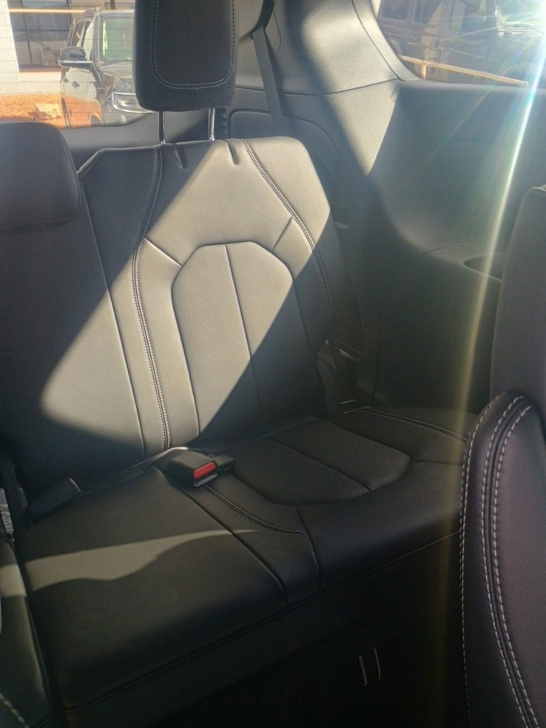 New 2025 Chrysler Pacifica Select image 23