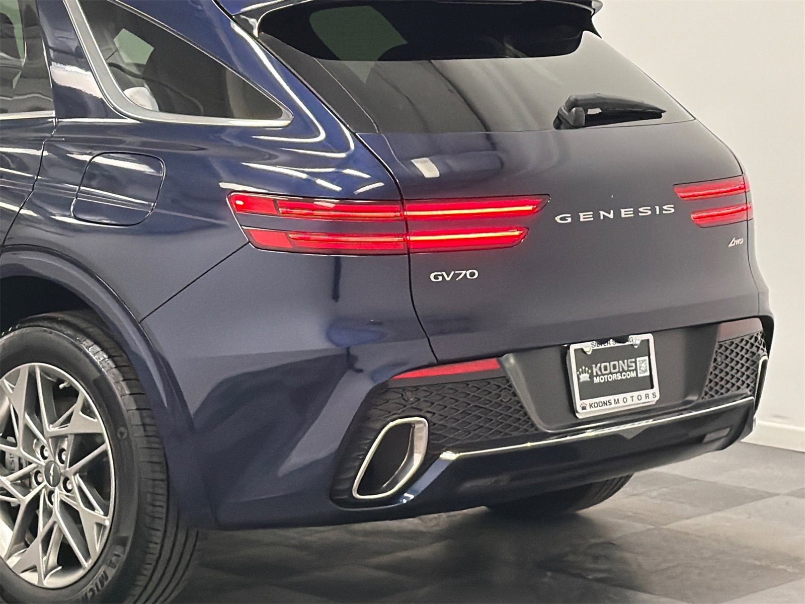 Used 2025 Genesis GV70 2.5T image 7
