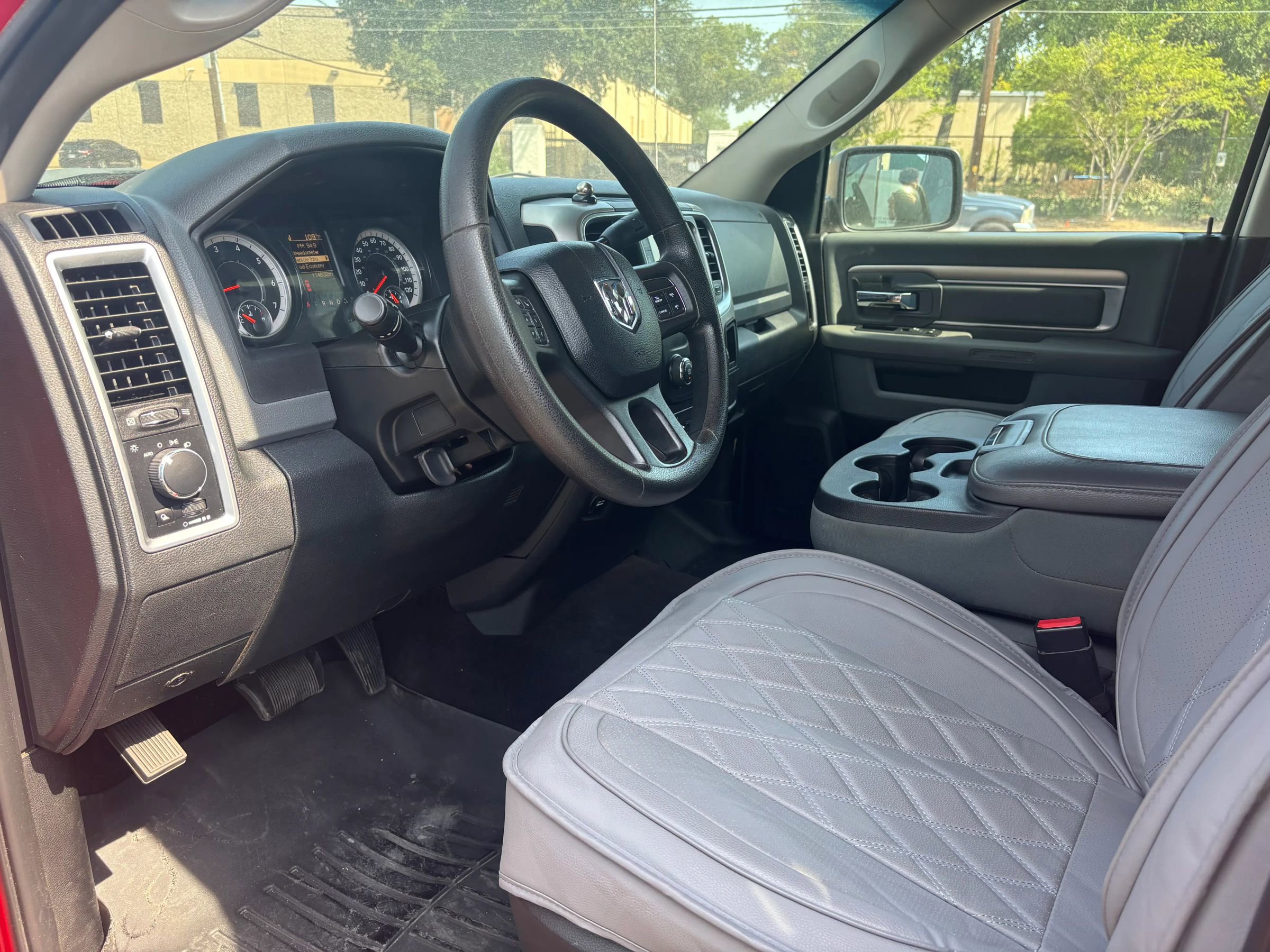 Used 2017 RAM 2500 SLT image 10