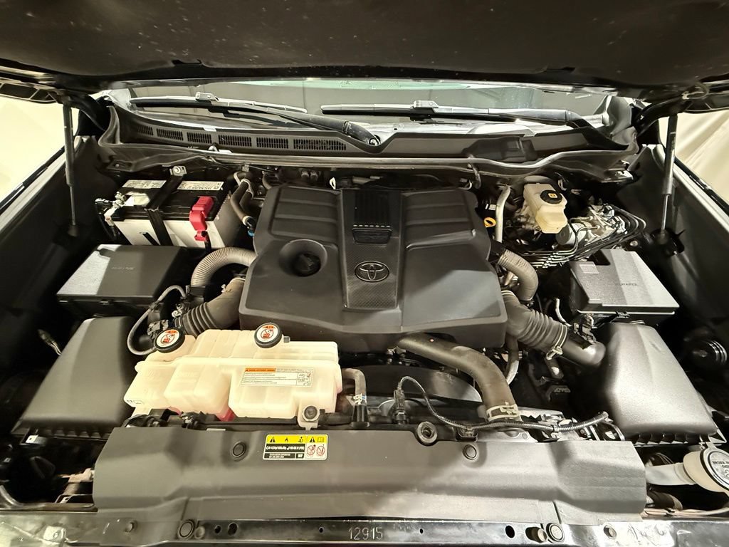 Used 2024 Toyota Tundra SR5 w/ SR5 Convenience Package AWD/4WD image 10