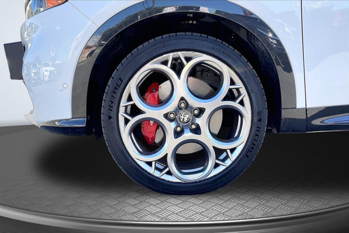 Used 2024 Alfa Romeo Tonale Veloce AWD/4WD image 9