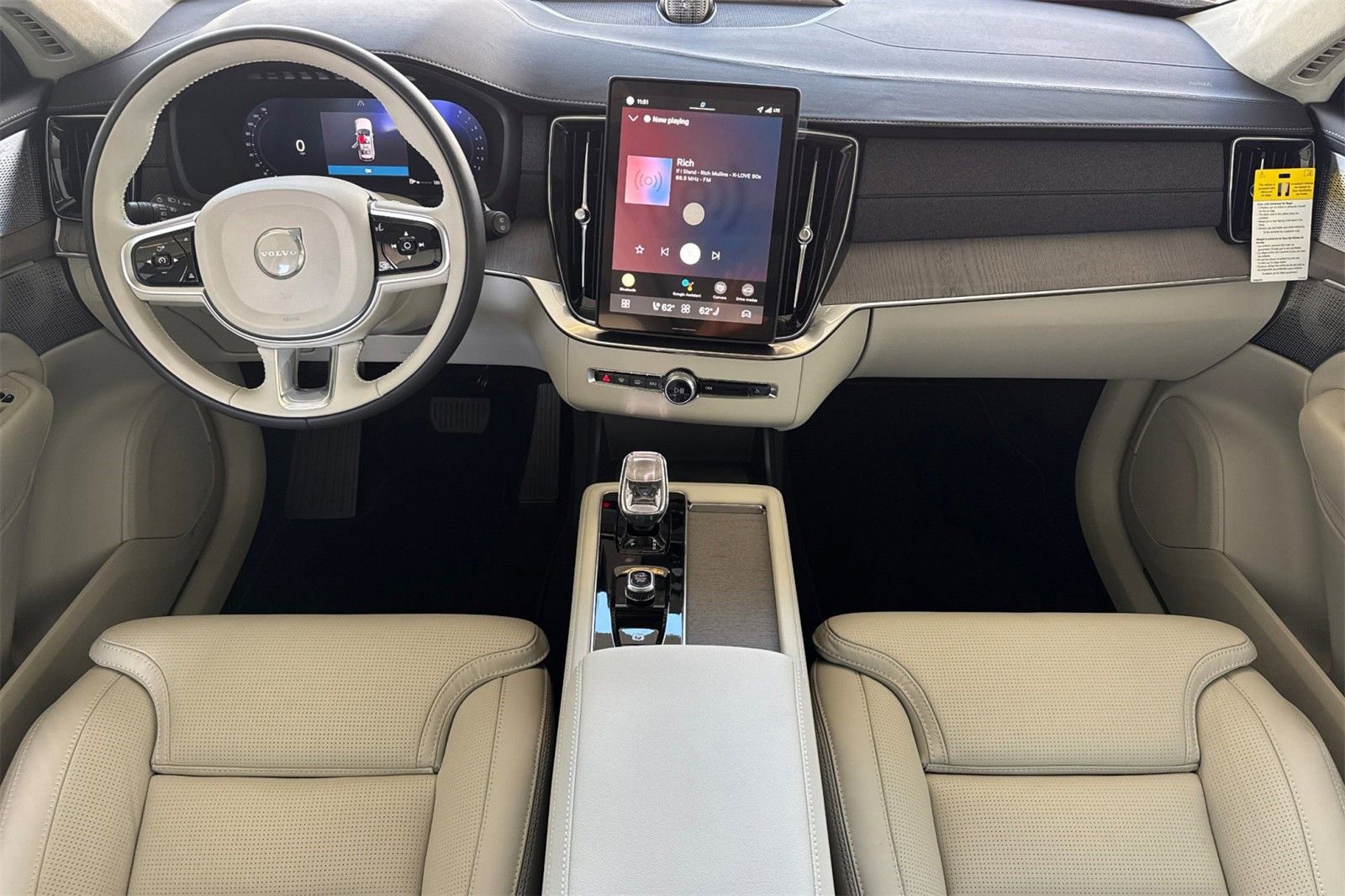 New 2026 Volvo XC90 B6 Ultra w/ Lounge Package image 3