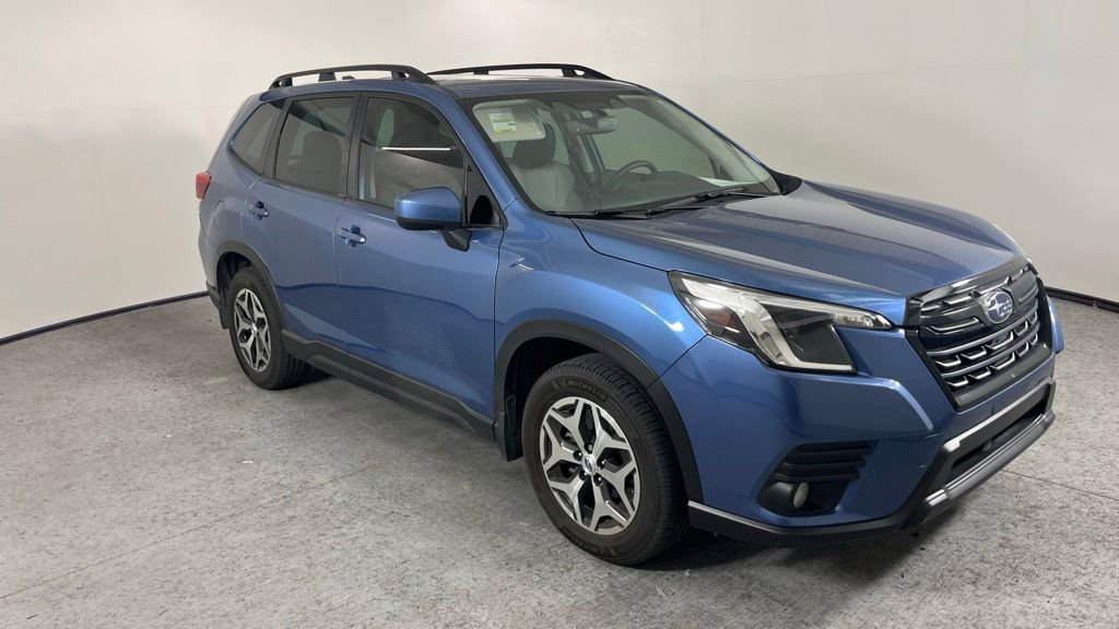 Used 2023 Subaru Forester Premium AWD/4WD image 3