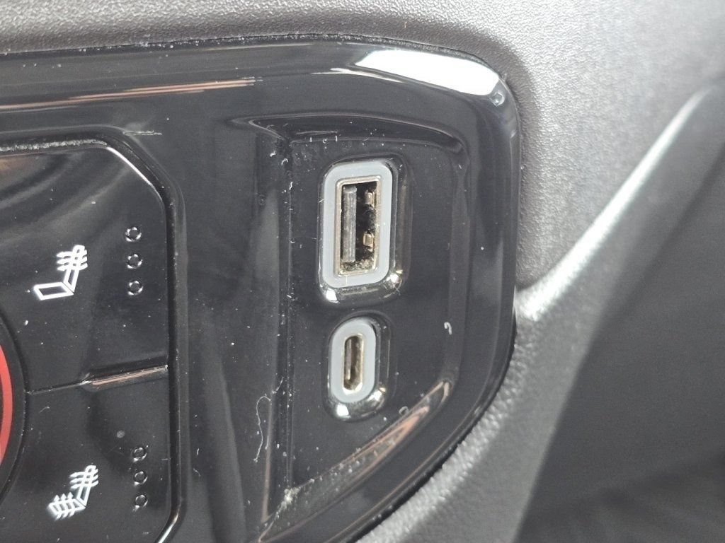 Used 2023 Chevrolet Silverado 1500 LT AWD/4WD image 6