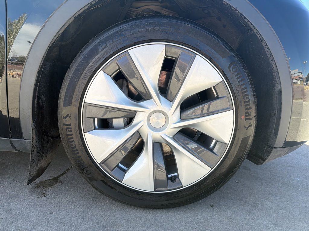Used 2023 Tesla Model Y Long Range image 28