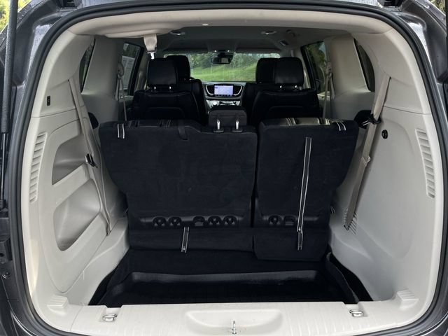 Used 2022 Chrysler Pacifica Touring-L FWD image 24
