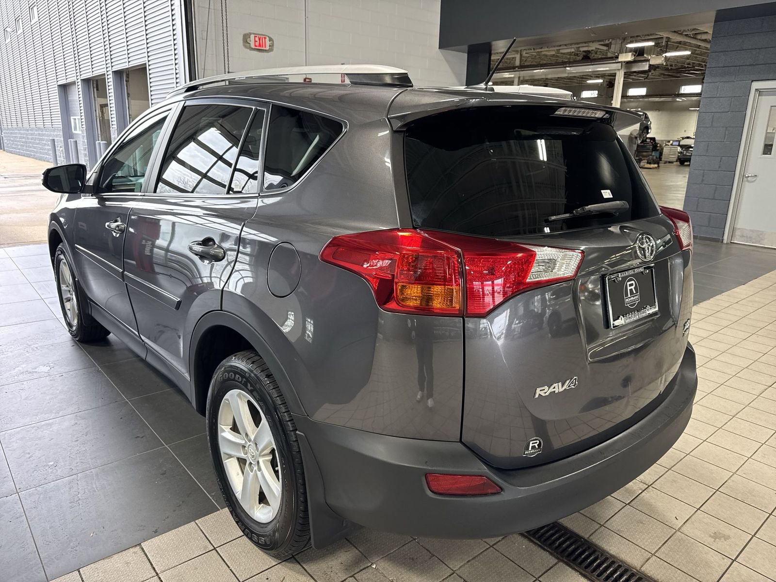 Used 2014 Toyota RAV4 XLE AWD/4WD image 36