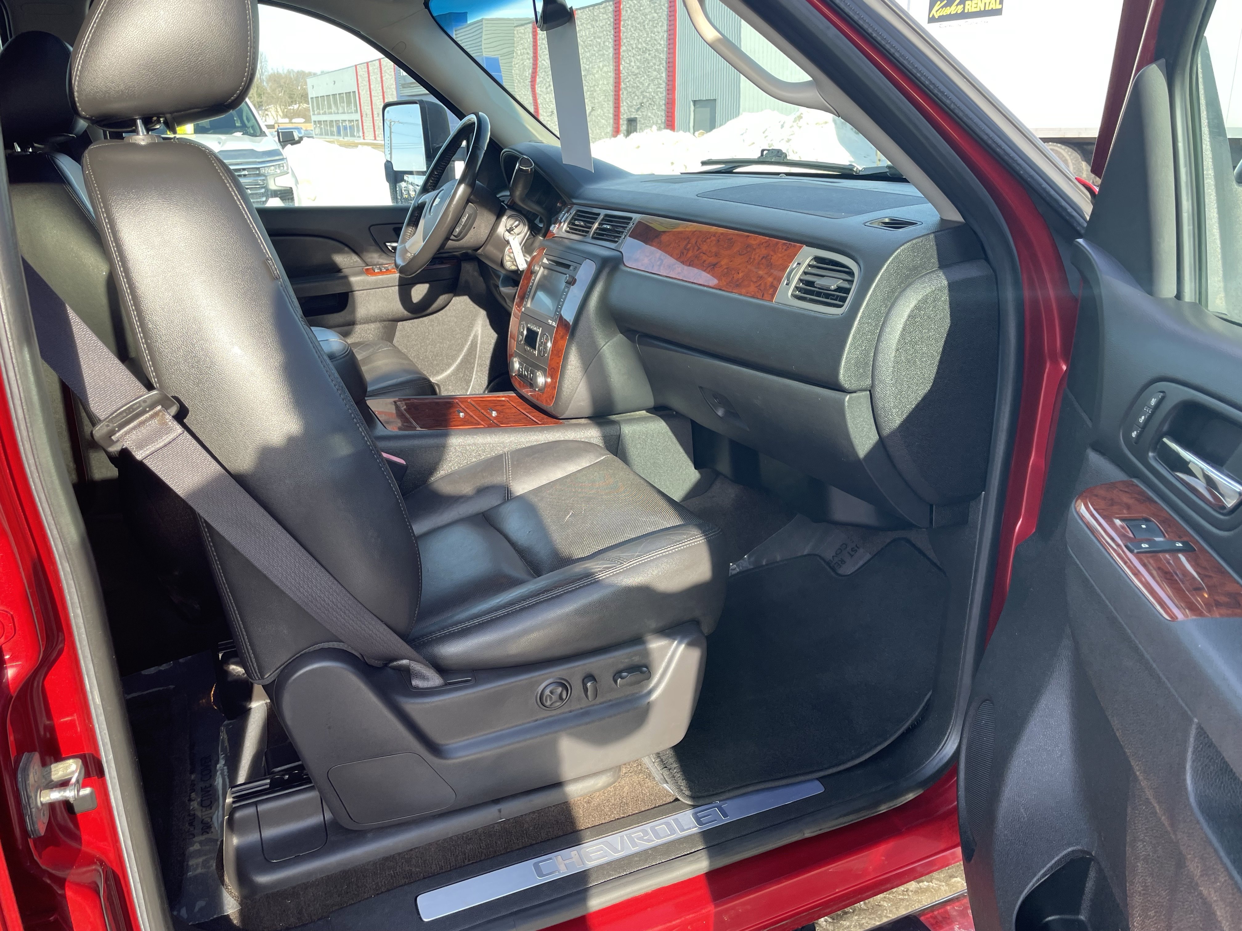 Used 2014 Chevrolet Tahoe LTZ AWD/4WD image 31