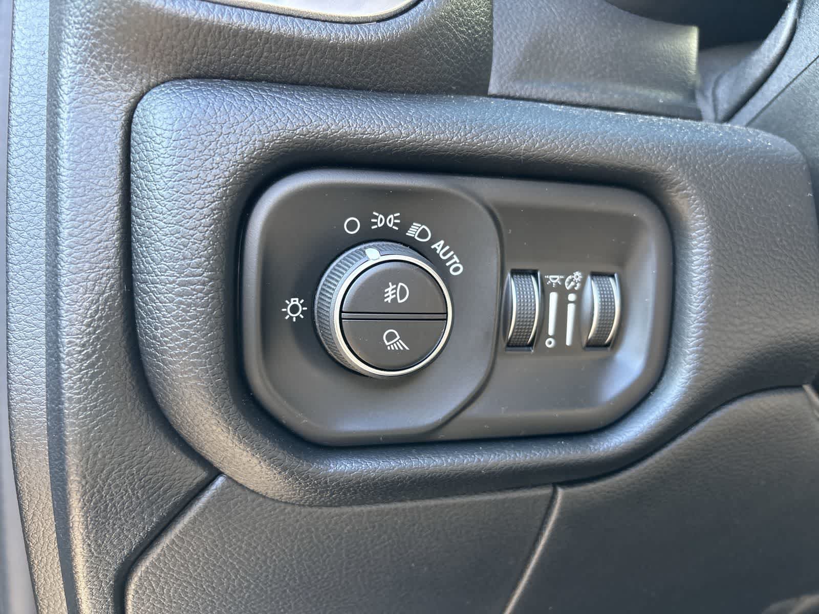 Used 2019 RAM 2500 Laramie AWD/4WD image 7