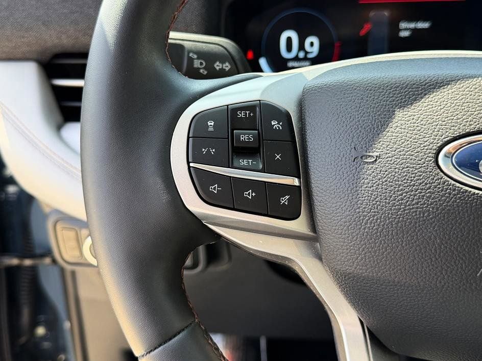 Used 2025 Ford Explorer Active w/ Active Comfort Package image 30