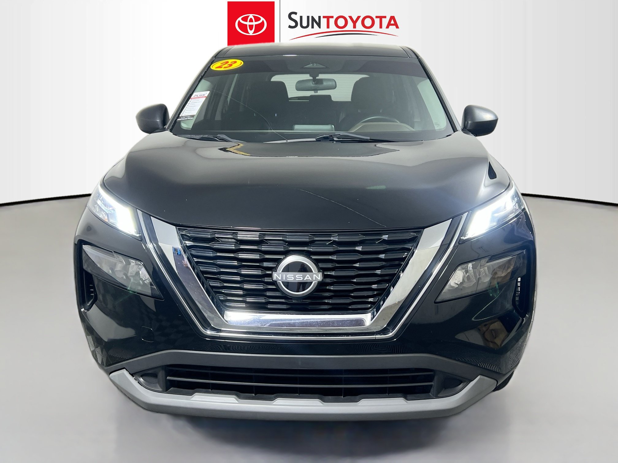 Used 2023 Nissan Rogue S FWD image 10