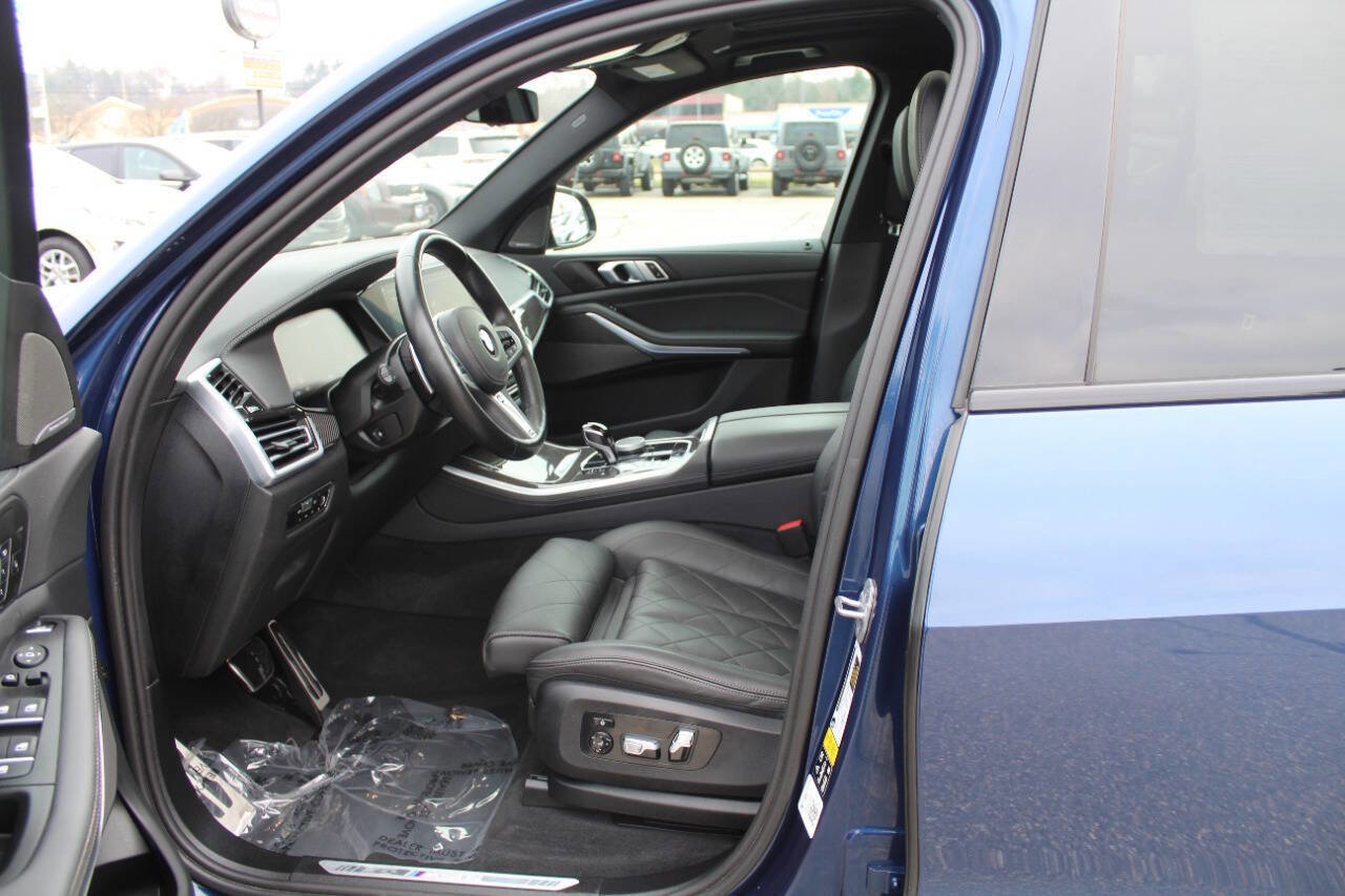 Used 2023 BMW X5 M50i w/ Climate Comfort Package image 29