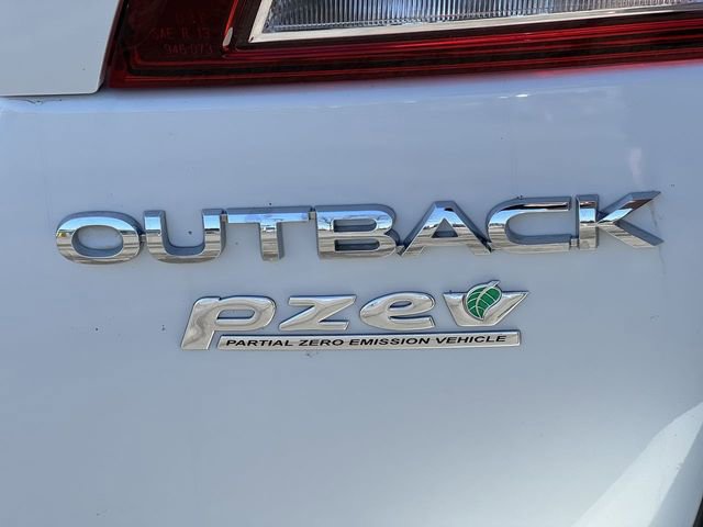 Used 2017 Subaru Outback 2.5i Premium image 11