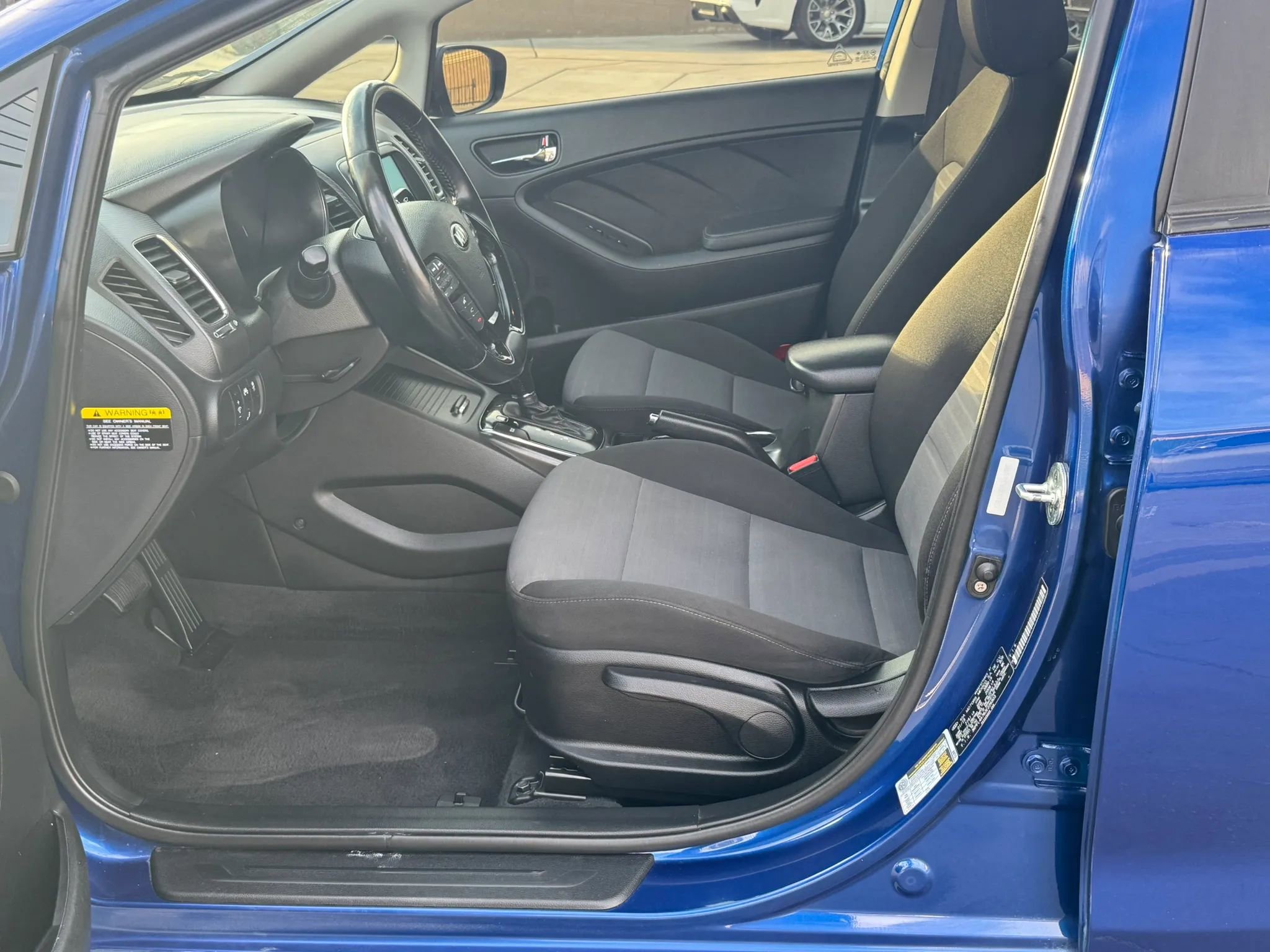 Used 2018 Kia Forte S w/ S Technology Plus Package FWD image 4