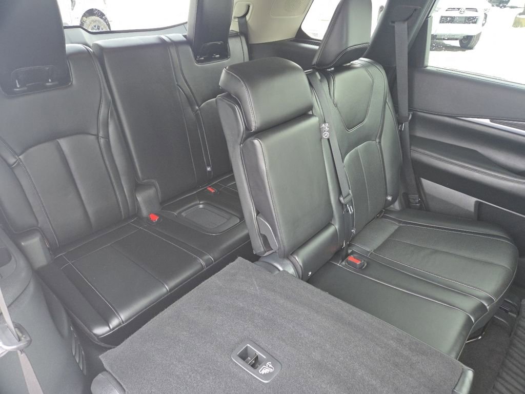 Used 2023 INFINITI QX60 Sensory w/ Cargo Package image 30