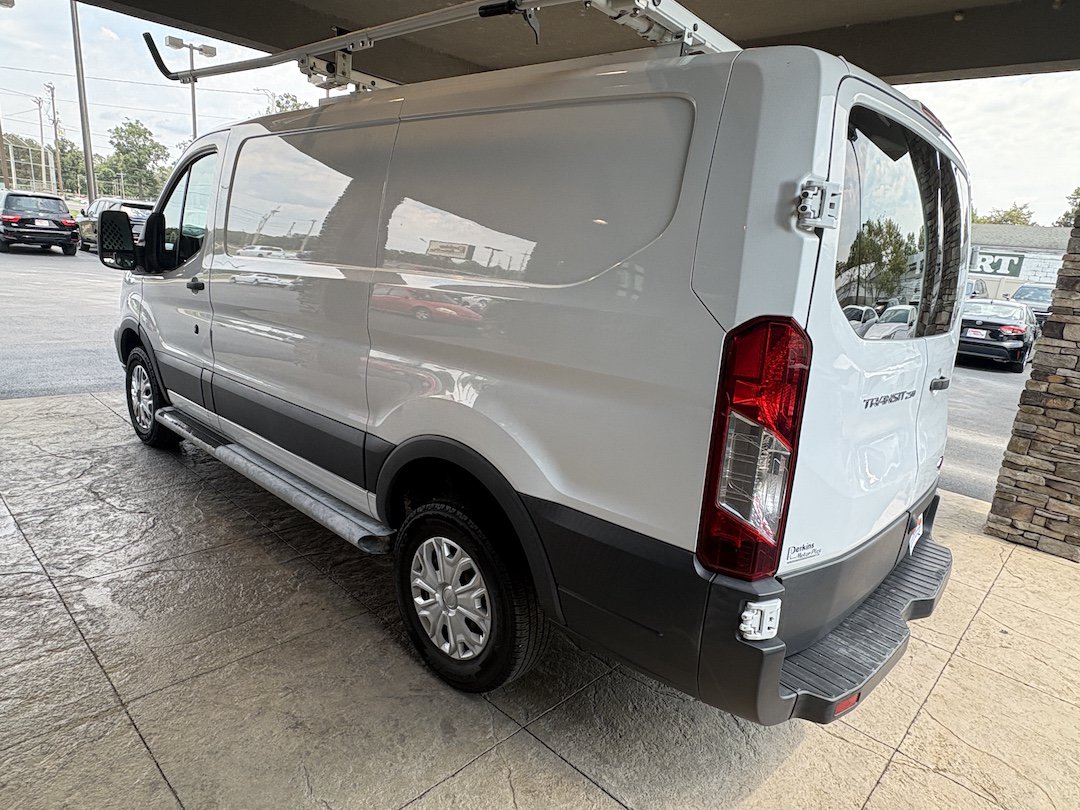 Used 2016 Ford Transit 250 130 Low Roof w/ Exterior Upgrade Package RWD image 8
