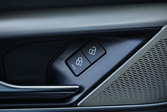 New 2024 Jaguar XF R-Dynamic SE AWD/4WD image 22