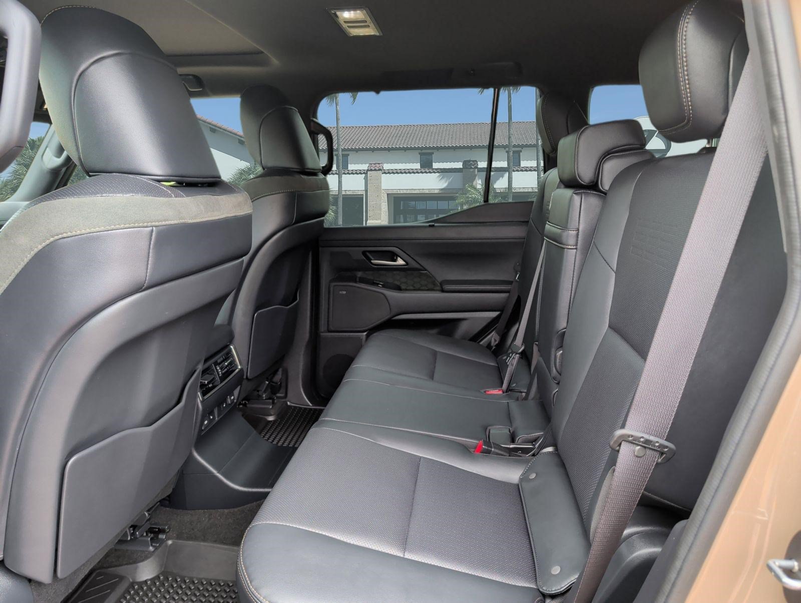 Used 2024 Lexus GX 550 AWD/4WD image 25
