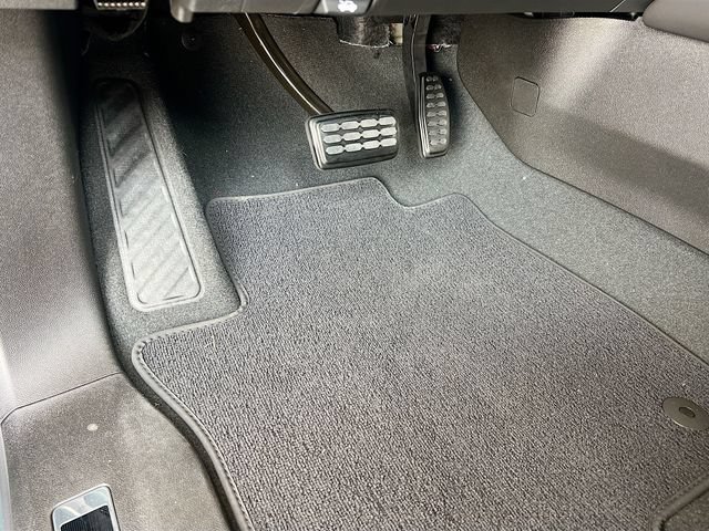 New 2026 GMC Yukon XL AT4 Ultimate AWD/4WD image 14