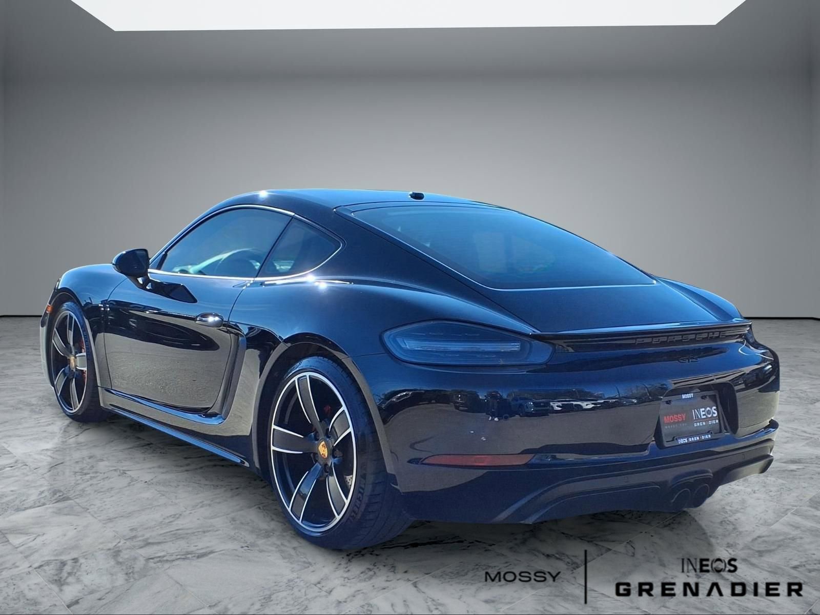 Used 2018 Porsche 718 Cayman GTS image 5