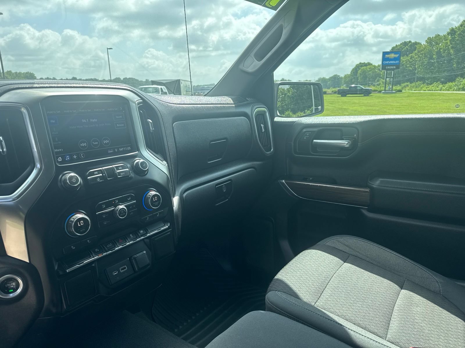 Used 2019 Chevrolet Silverado 1500 LT w/ All-Star Edition AWD/4WD image 27