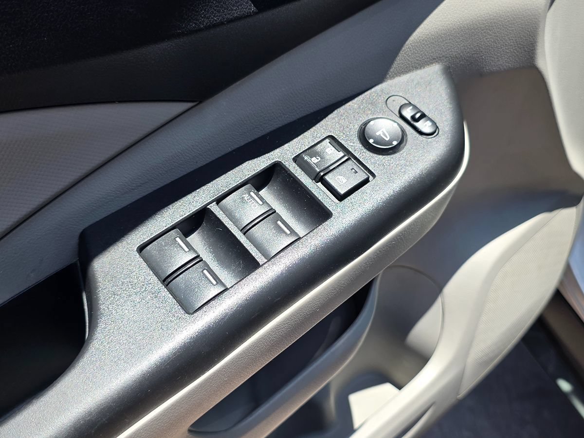 Used 2012 Honda CR-V LX image 28