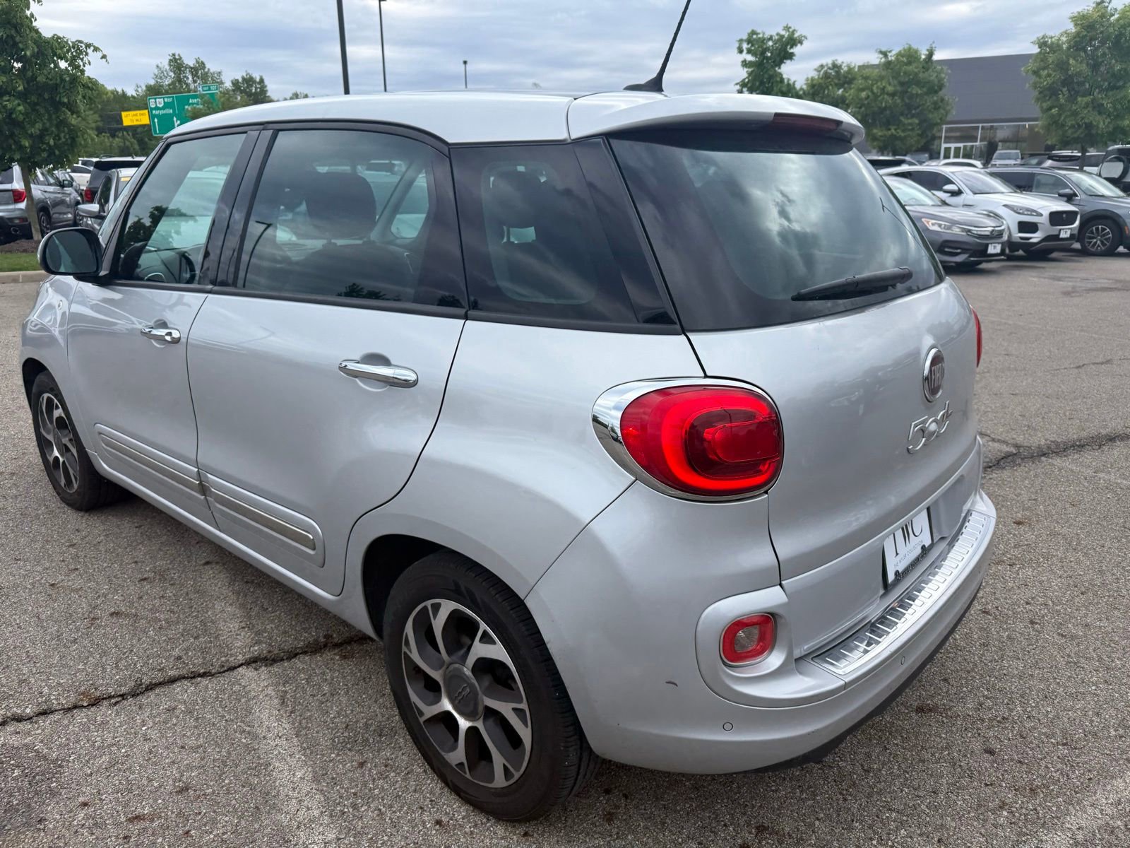 Used 2014 FIAT 500L Lounge FWD image 6