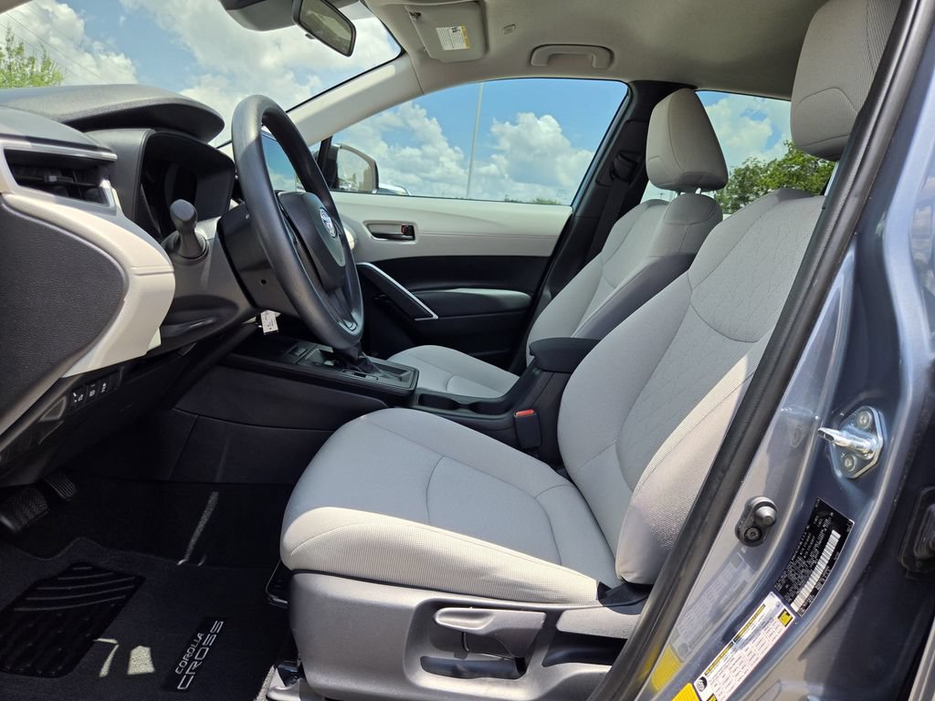 Used 2026 Toyota Corolla Cross L FWD image 25
