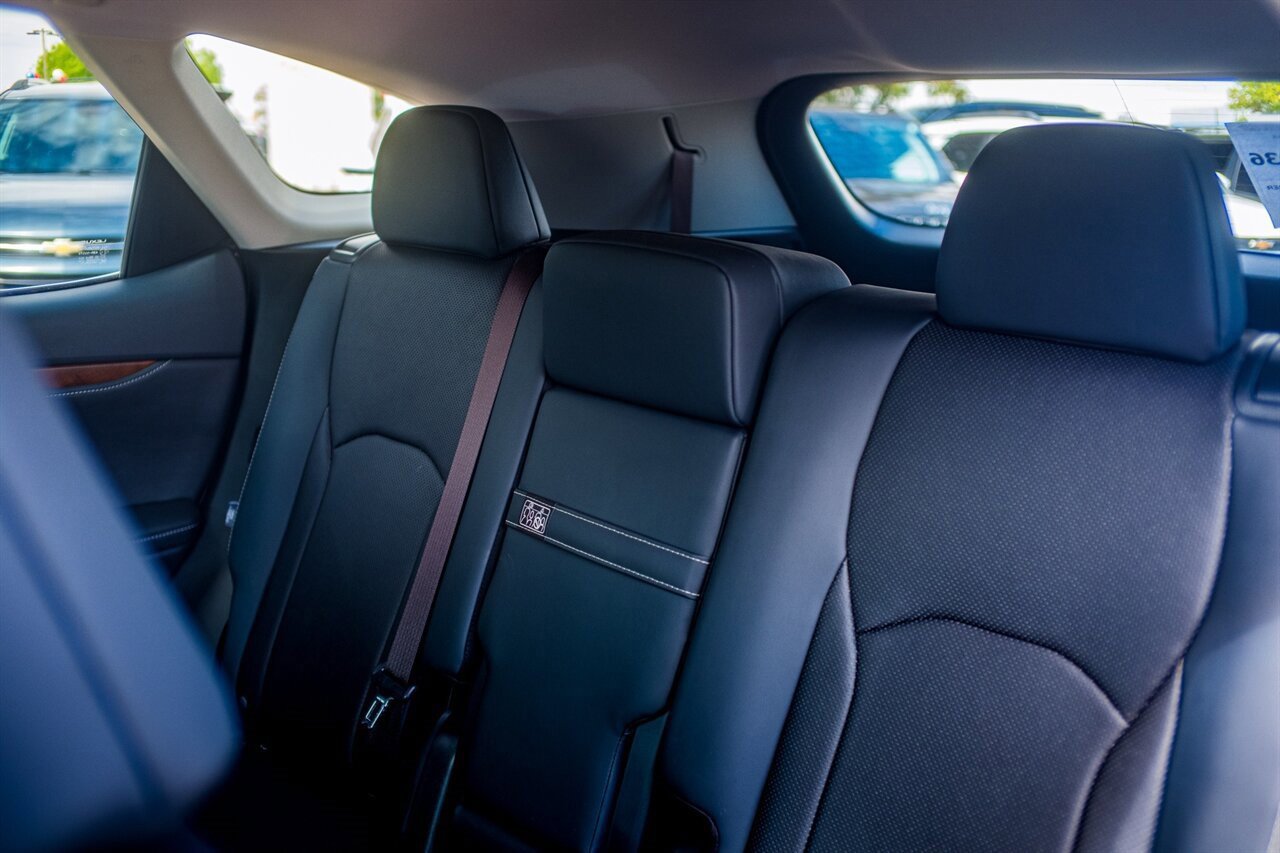 Used 2022 Lexus RX 350L FWD w/ Premium Package image 31