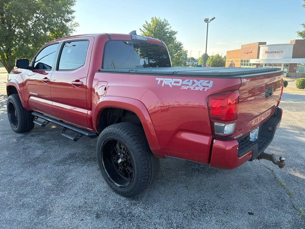 Used 2017 Toyota Tacoma SR5 AWD/4WD image 4