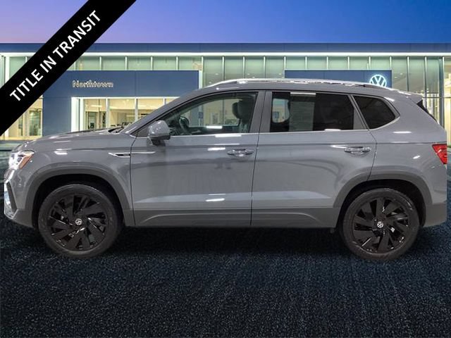 Certified 2024 Volkswagen Taos SEL AWD/4WD image 2