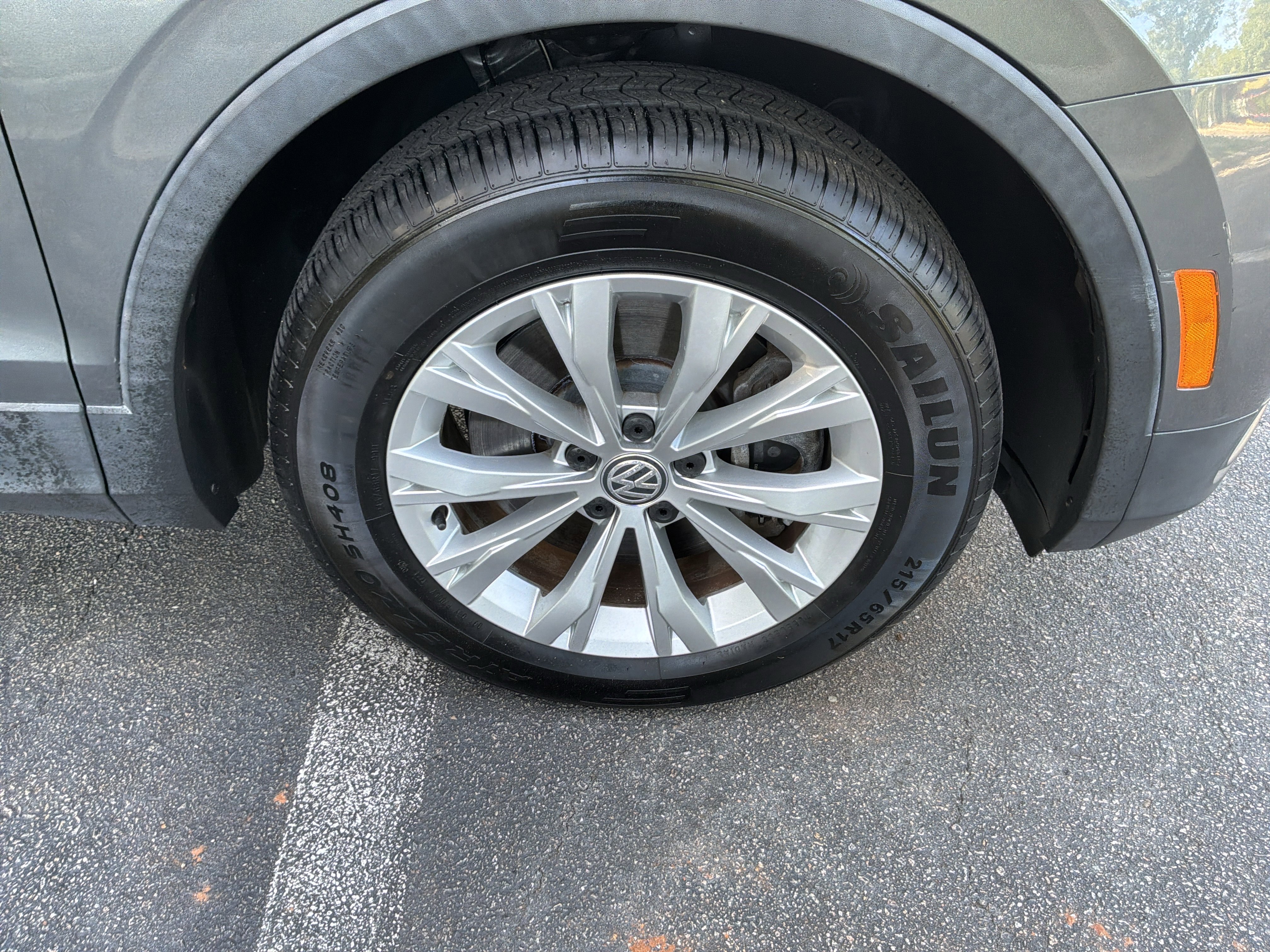 Used 2018 Volkswagen Tiguan SE AWD/4WD image 13
