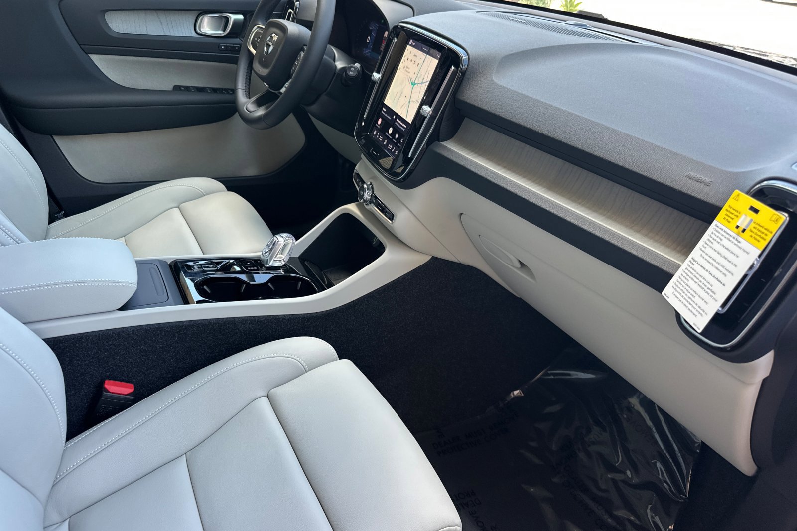 New 2026 Volvo XC40 B5 Ultra AWD/4WD image 13