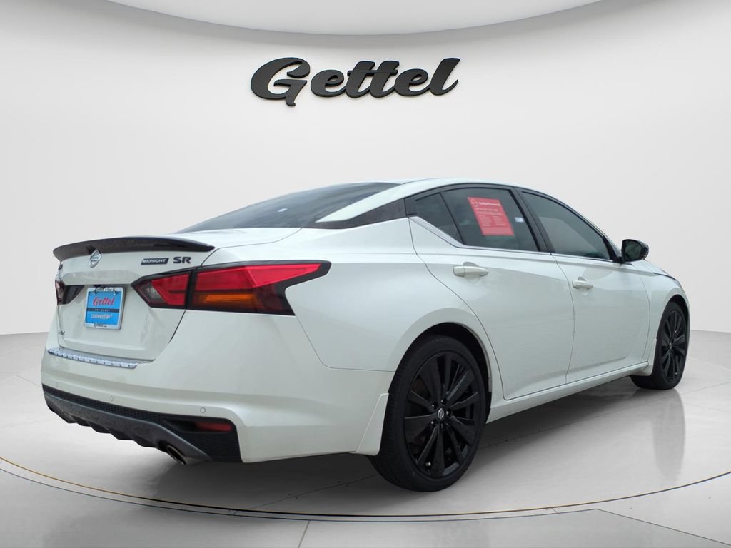 Certified 2022 Nissan Altima 2.5 SR w/ Midnight Edition Package FWD image 5