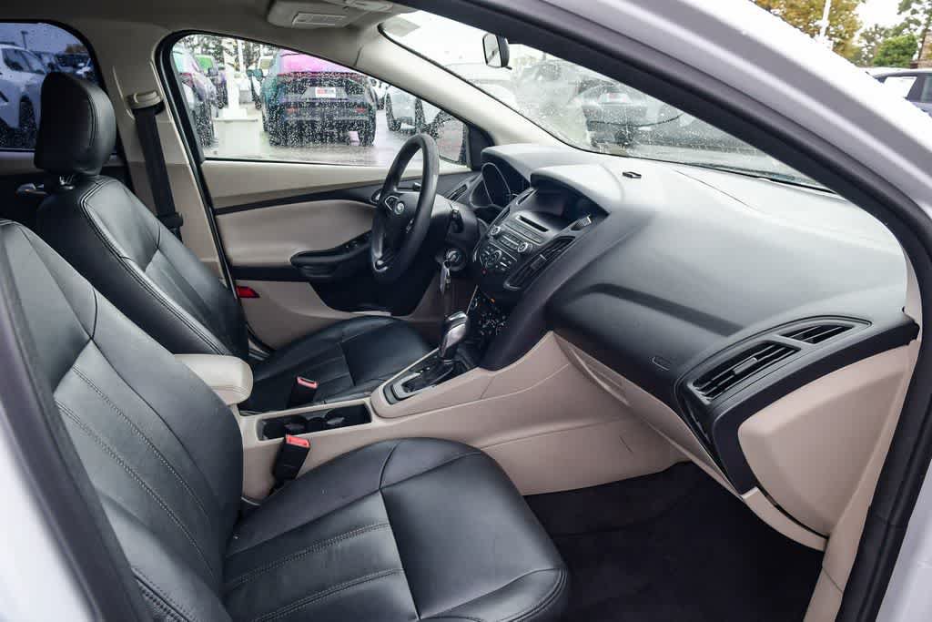Used 2016 Ford Focus SE FWD image 15