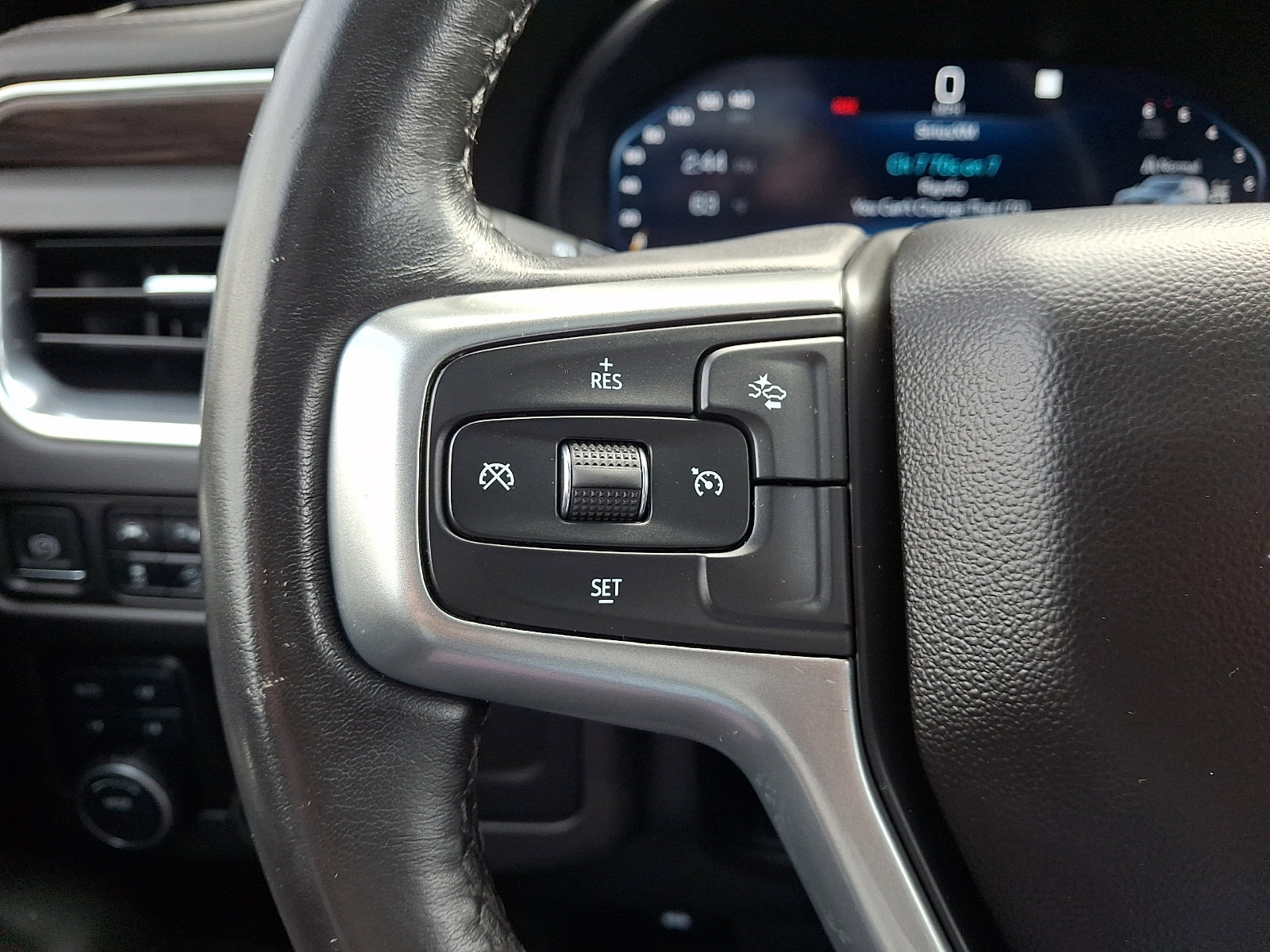 Used 2022 Chevrolet Suburban Z71 AWD/4WD image 24