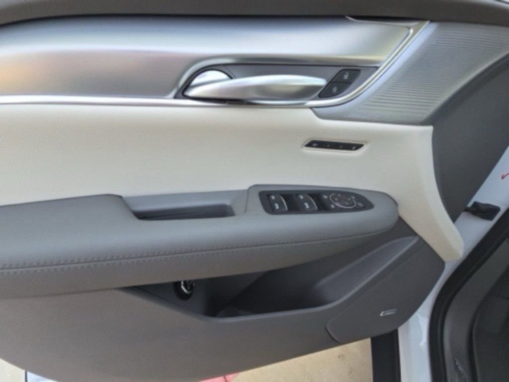 New 2026 Cadillac XT5 Premium Luxury w/ LPO, Floor Liner Package image 10