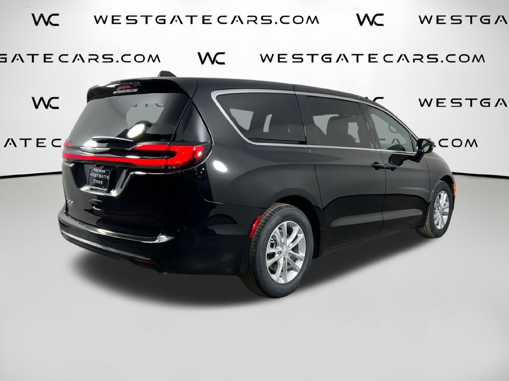 New 2026 Chrysler Pacifica Select FWD image 46