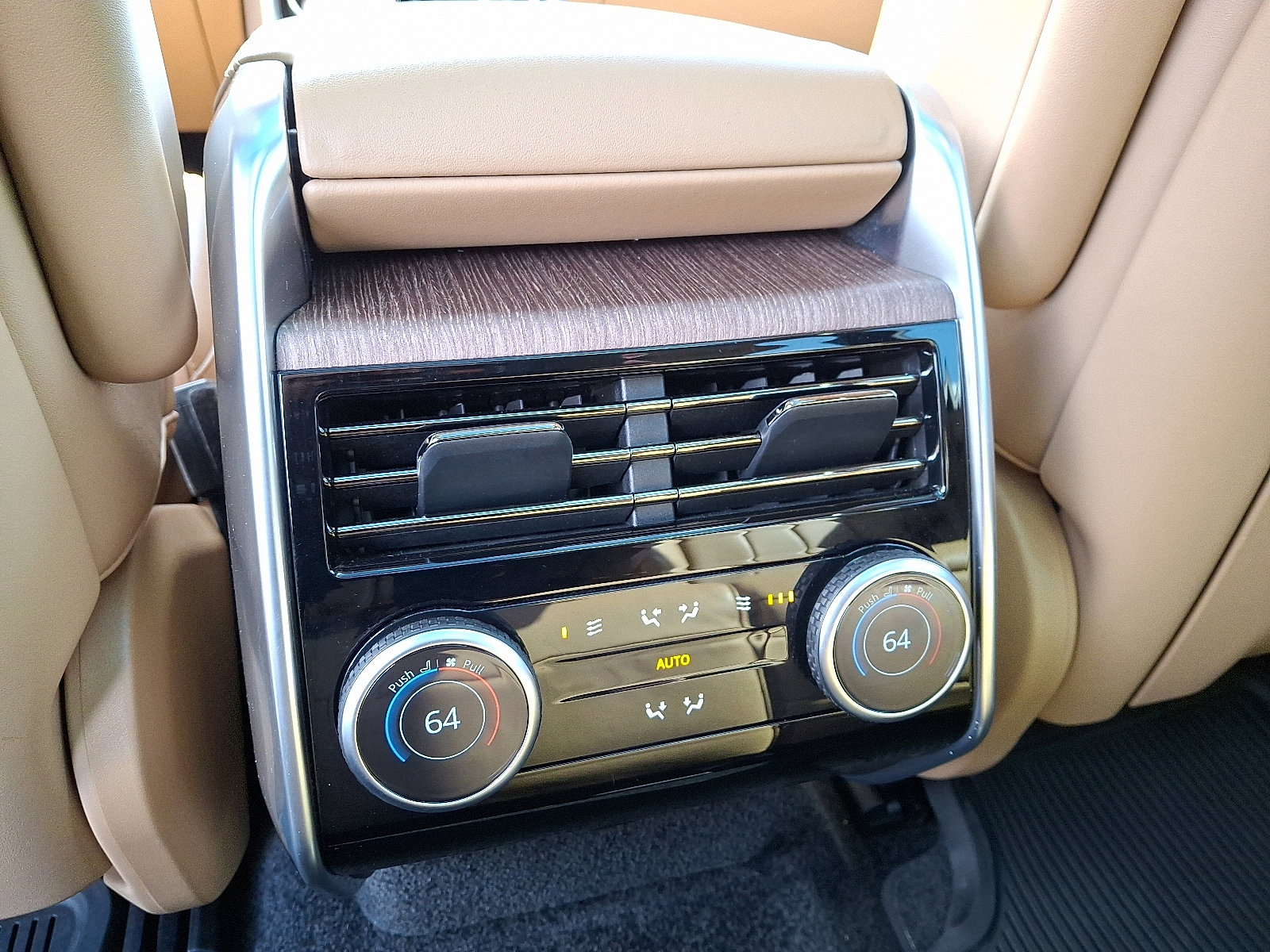 Used 2023 Land Rover Range Rover SE image 11