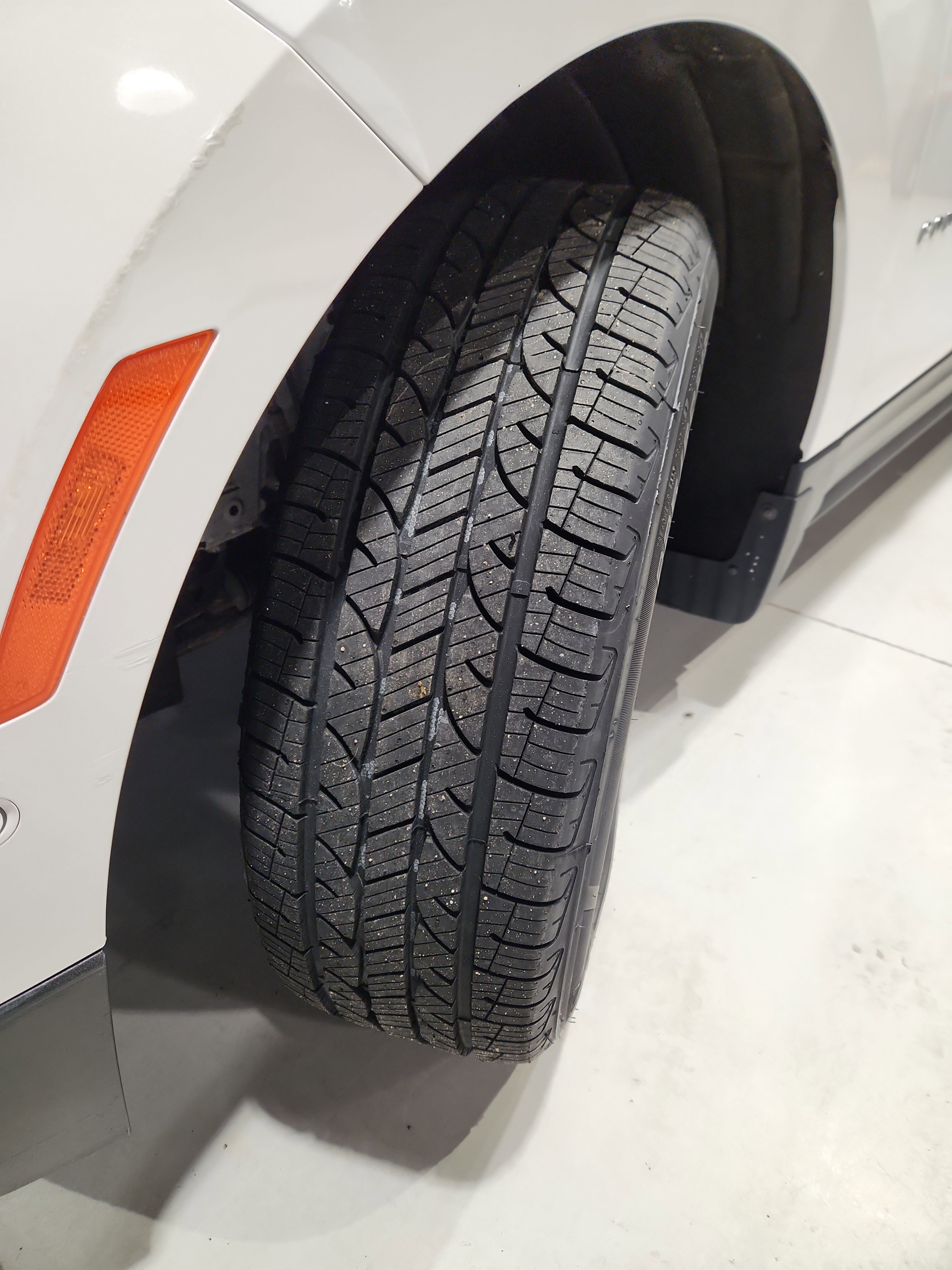 Used 2023 Chevrolet Equinox Premier image 25