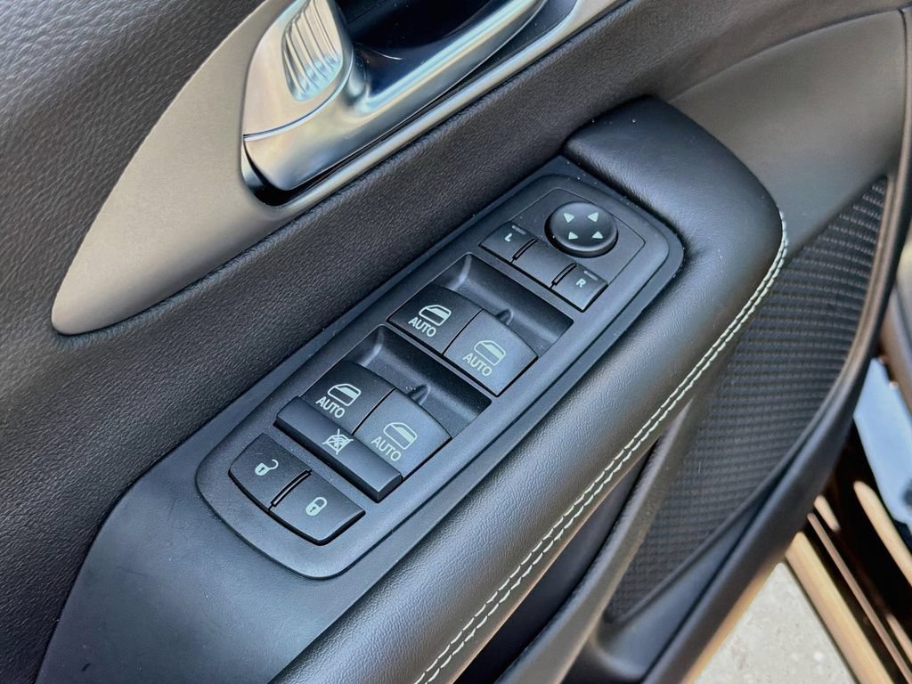 New 2027 Chrysler Pacifica Select FWD image 21