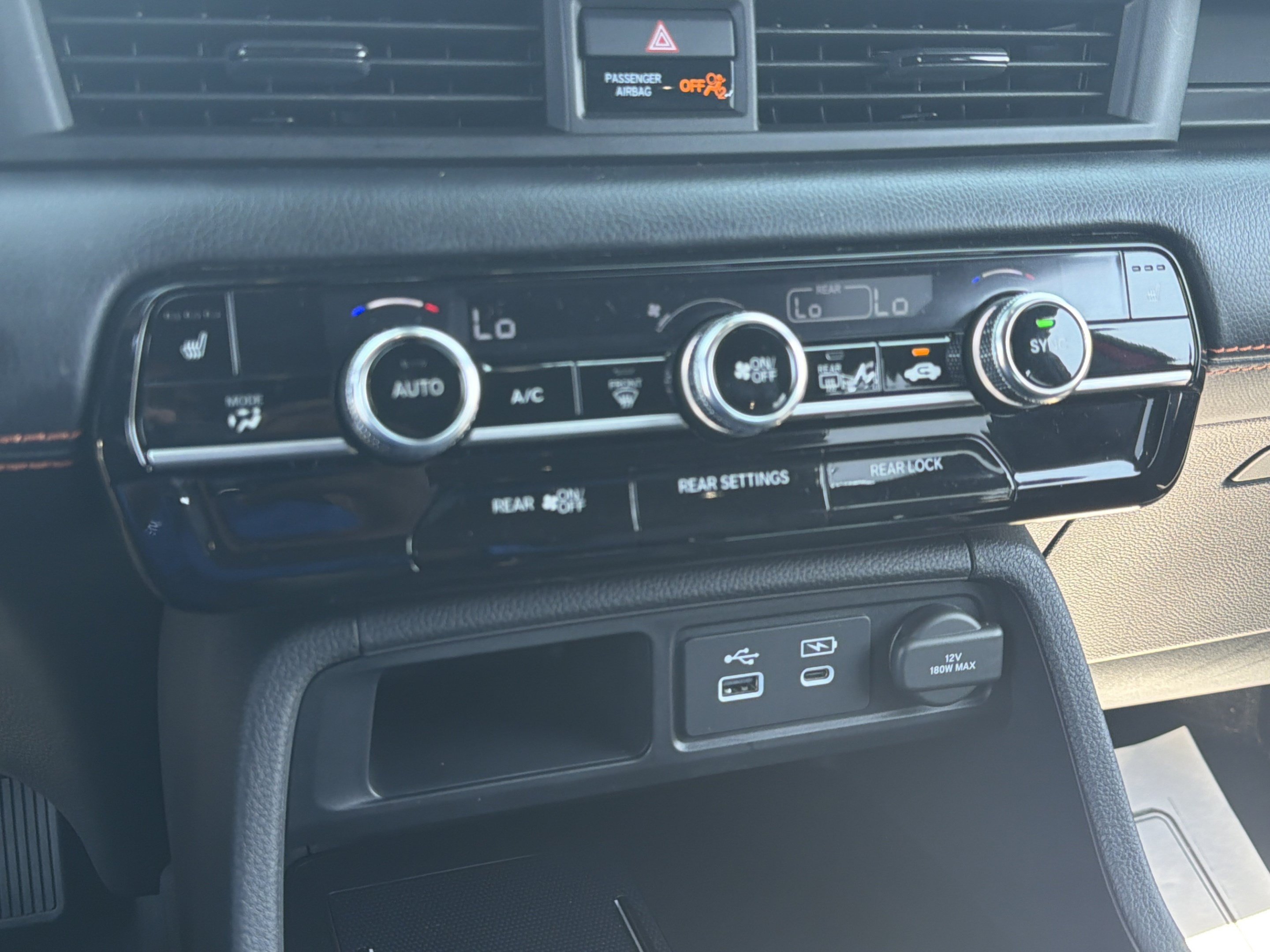 Used 2025 Honda Pilot TrailSport image 12