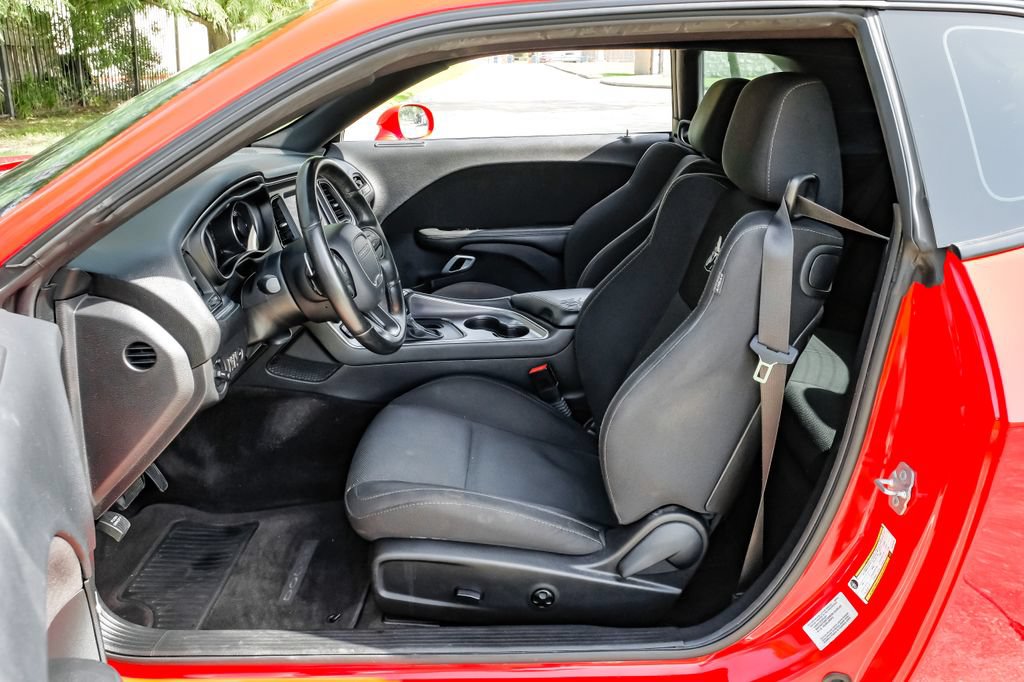 Used 2016 Dodge Challenger R/T Scat Pack RWD image 6