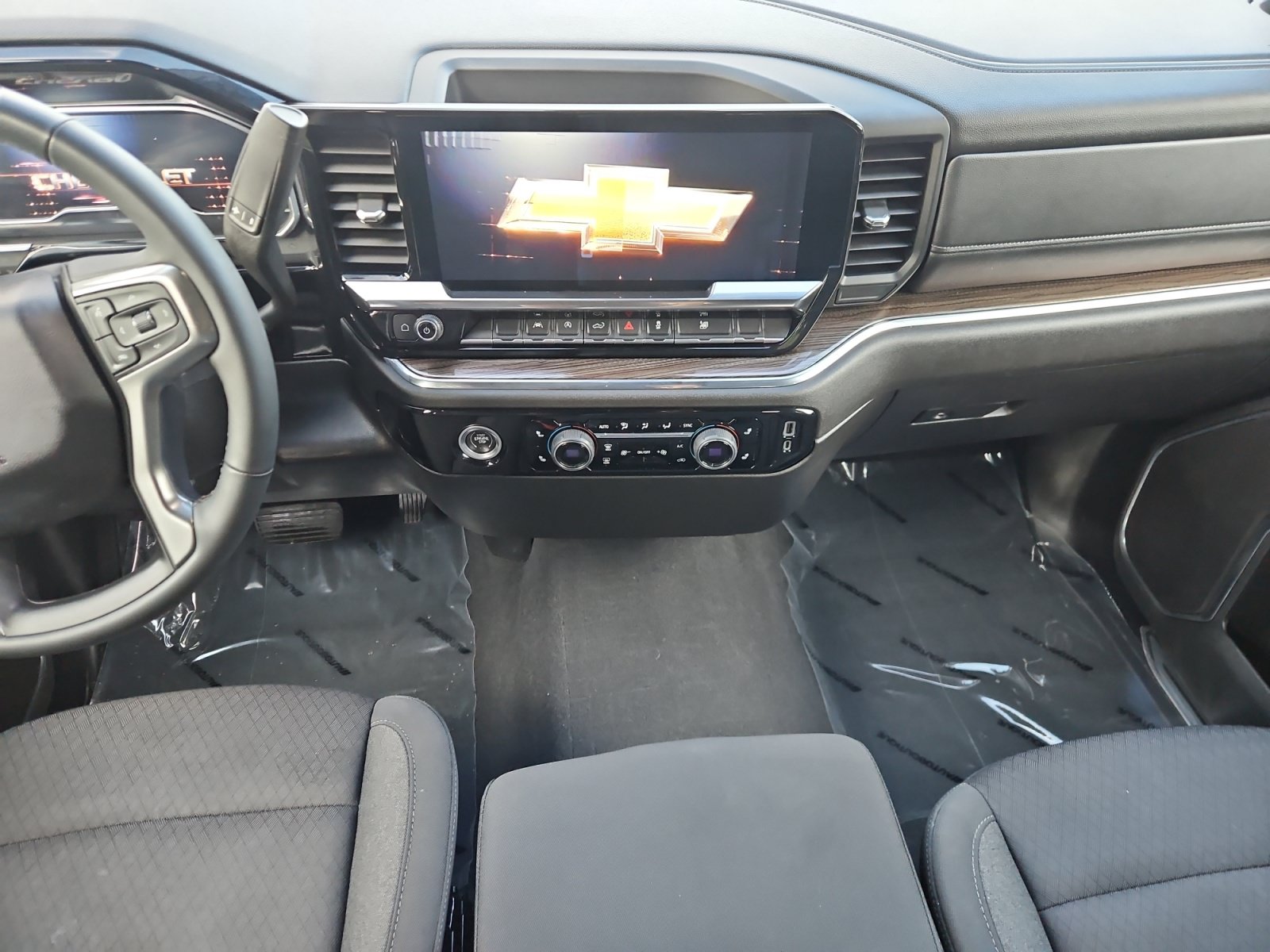Used 2024 Chevrolet Silverado 1500 LT AWD/4WD image 18