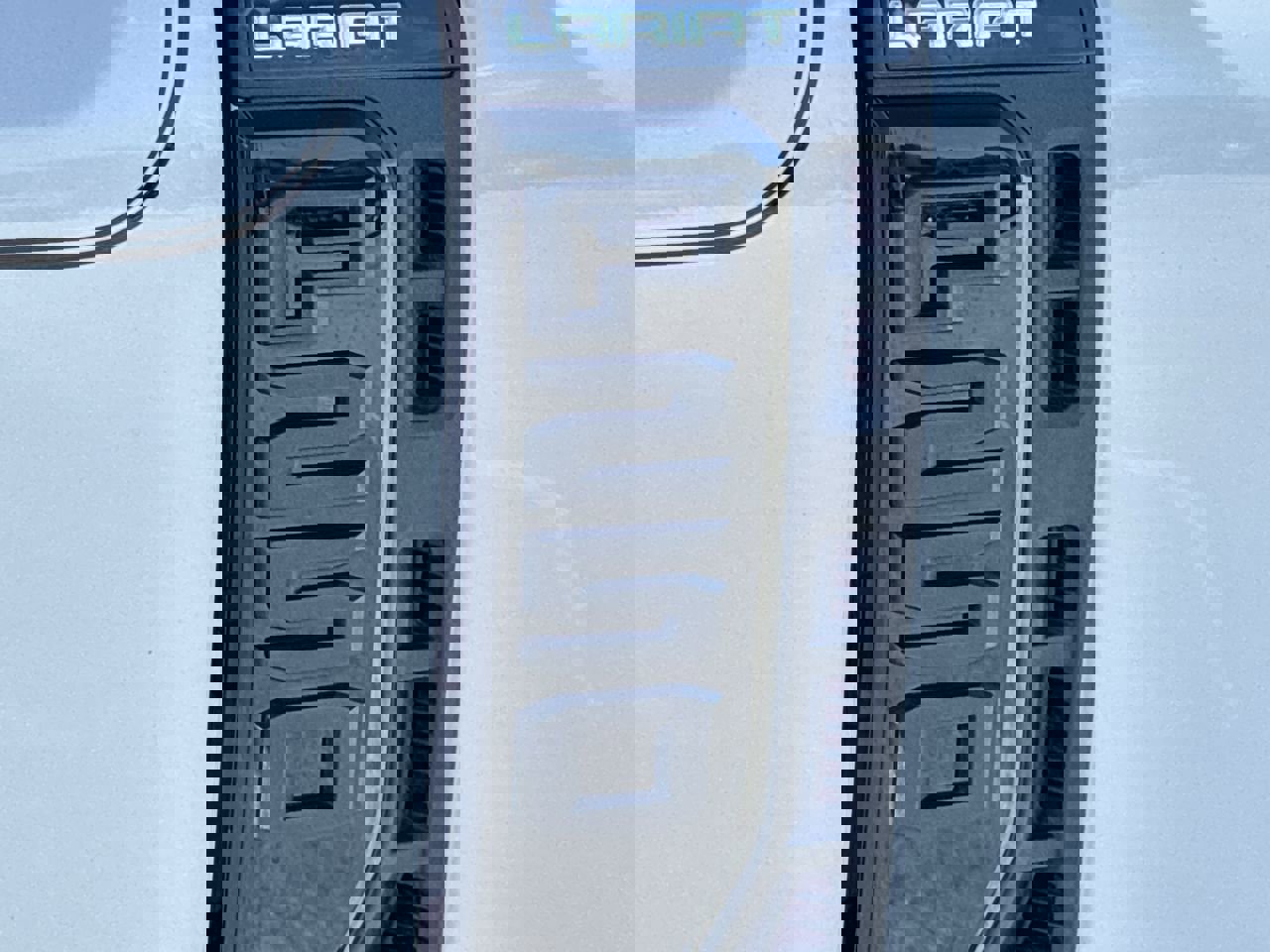 Used 2024 Ford F250 Lariat w/ Sport Appearance Package image 9