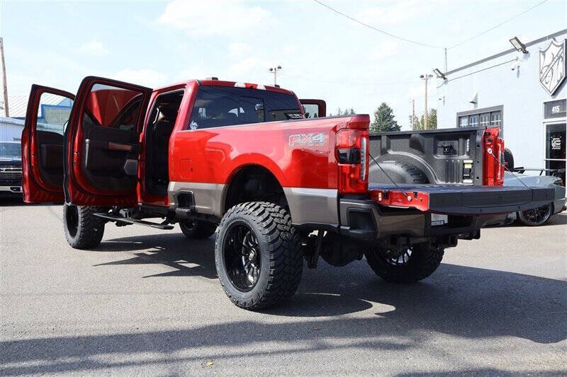 Used 2023 Ford F350 King Ranch w/ FX4 Off-Road Package AWD/4WD image 38